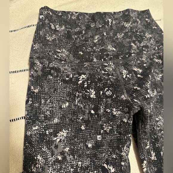 Lululemon Women’s Align High Rise Pant 25” Black White Equalized Legging Size 6 - Picture 4 of 8